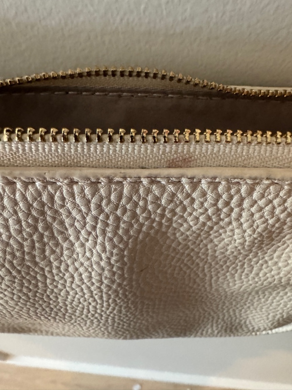 Matt & Nat Light Cream Pebble Crossbody Shoulder Bag - Picture 6 of 7